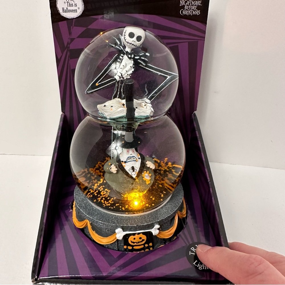 Nightmare Before Christmas Water Globe - Picture 4 of 11